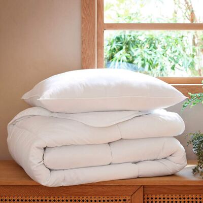 Françoise Saget Couette et oreiller Pack emménagement Blanc - Publicité Françoise Saget Couette et oreiller Pack emménagement Blanc - Publicité