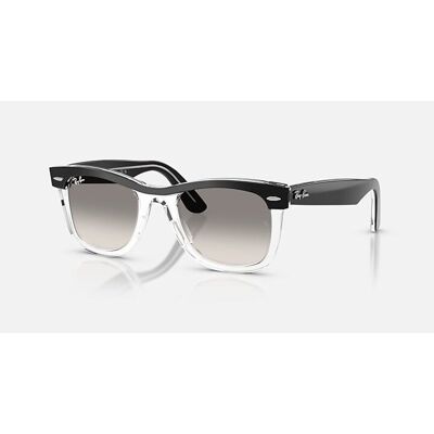 Ray-Ban - Wayfarer Street Neat - Lunettes de soleil T50 - Black On Transparent - Clear Gradient Grey - Publicité Ray-Ban - Wayfarer Street Neat - Lunettes de soleil T50 - Black On Transparent - Clear Gradient Grey - Publicité