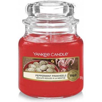 Yankee Candle, Bougie parfumée, Biscuits roulés à la menthe - Publicité Yankee Candle, Bougie parfumée, Biscuits roulés à la menthe - Publicité