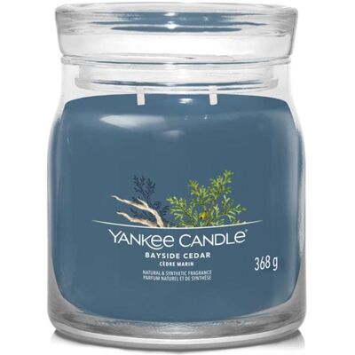 Yankee Candle, Bougie parfumée, Duftkerze Bayside Cedar Signature Medium Jar - Publicité Yankee Candle, Bougie parfumée, Duftkerze Bayside Cedar Signature Medium Jar - Publicité