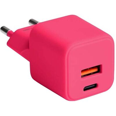 Chargeur USB-A et USB-C Magenta 30W Forever CLS30-AC-02 - Publicité Chargeur USB-A et USB-C Magenta 30W Forever CLS30-AC-02 - Publicité