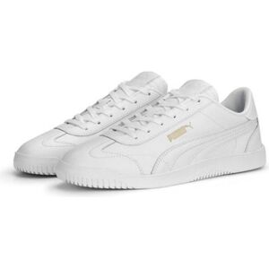 Chaussures de sport blanches Puma - Décontracté et sportif - Publicité Chaussures de sport blanches Puma - Décontracté et sportif - Publicité