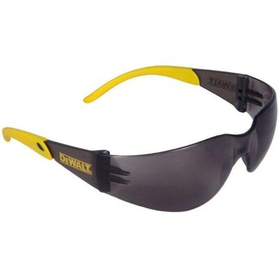 DeWalt, Lunettes de sécurité + protection visage, PROTECTOR Lunettes de protection Lentille grise, anti-rayures avec protection UV - Publicité DeWalt, Lunettes de sécurité + protection visage, PROTECTOR Lunettes de protection Lentille grise, anti-rayures avec protection UV - Publicité