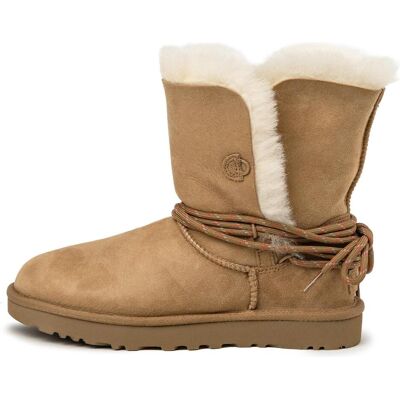 Ugg, Femmes, Bottes, Bailey Tie Boot Chestnut, Marron, (41) - Publicité Ugg, Femmes, Bottes, Bailey Tie Boot Chestnut, Marron, (41) - Publicité