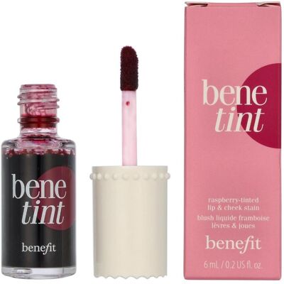 Benefit Cosmetics Benetint Rouge à Joues et Lèvres - Berry - Publicité Benefit Cosmetics Benetint Rouge à Joues et Lèvres - Berry - Publicité