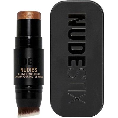 Nudestix Nudies Glow - Highlighting Stick Brown Sugar Babe - Visage et Yeux - Publicité Nudestix Nudies Glow - Highlighting Stick Brown Sugar Babe - Visage et Yeux - Publicité