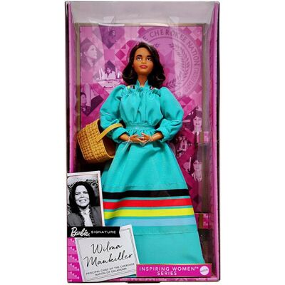 Mattel - HMT92 - Wilma Mankiller - Femmes Inspirantes - Doll - Publicité Mattel - HMT92 - Wilma Mankiller - Femmes Inspirantes - Doll - Publicité