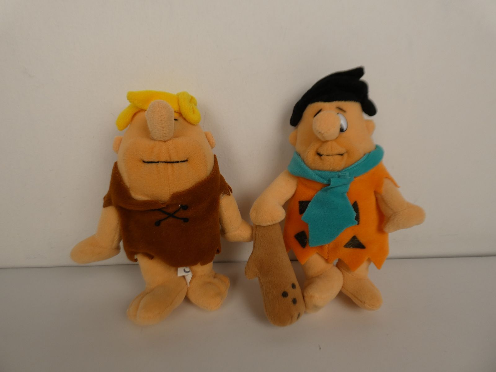 2 Peluches 17 cm Famille Pierrafeu - Fred avec matraque +BARNEY - GIOCATTOLI