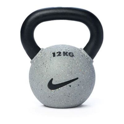Kettlebell Nike Strength Revêtue de Caoutchouc (Gris Loup) - 12kg - Publicité Kettlebell Nike Strength Revêtue de Caoutchouc (Gris Loup) - 12kg - Publicité