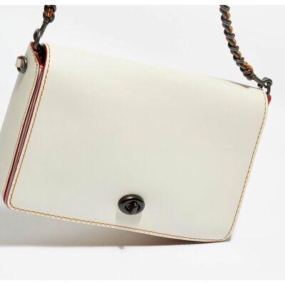 Coach - Sac bandoulière en Cuir Dinky 24 craie - 17x7x24 cm OS - Publicité Coach - Sac bandoulière en Cuir Dinky 24 craie - 17x7x24 cm OS - Publicité