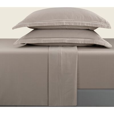 Christian Laurier - Parure petit drap plat + drap-housse + taies rectangles satin de coton Biarritz taupe 150x200 cm - Publicité Christian Laurier - Parure petit drap plat + drap-housse + taies rectangles satin de coton Biarritz taupe 150x200 cm - Publicité