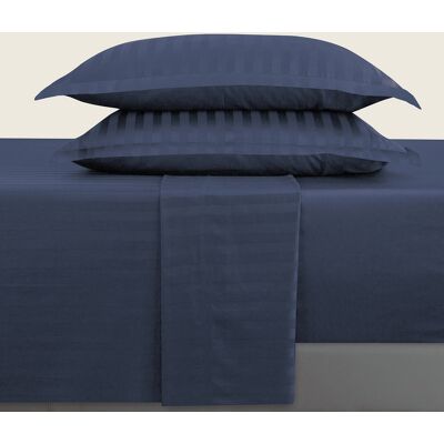 Christian Laurier - Parure drap plat + drap-housse + taies rectangles satin de coton rayure tissé dobby Jacquard bleu 11 180x200 cm - Publicité Christian Laurier - Parure drap plat + drap-housse + taies rectangles satin de coton rayure tissé dobby Jacquard bleu 11 180x200 cm - Publicité