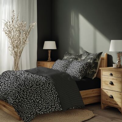 Abaco - Housse de couette + 2 taies d'oreiller 63x63 satin de coton Instinct noires 260x240 cm - Publicité Abaco - Housse de couette + 2 taies d'oreiller 63x63 satin de coton Instinct noires 260x240 cm - Publicité