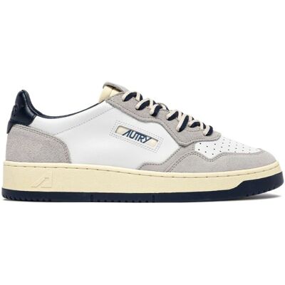 Autry - Baskets basses Medalist en cuir et daim space, blanc et vapor 45 - Publicité Autry - Baskets basses Medalist en cuir et daim space, blanc et vapor 45 - Publicité
