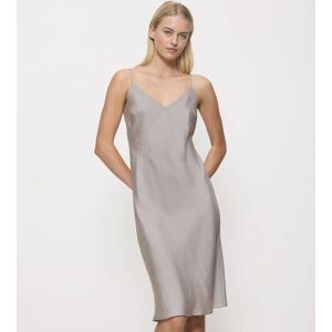 Triumph - Chemise de nuit Silky Sensuality NDW X 01 gris silencieux 38 - Publicité Triumph - Chemise de nuit Silky Sensuality NDW X 01 gris silencieux 38 - Publicité