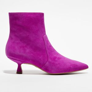Stuart Weitzman - Bottines en Velours de Cuir Melena 50 magenta - Talon 5.5 cm 37 - Publicité Stuart Weitzman - Bottines en Velours de Cuir Melena 50 magenta - Talon 5.5 cm 37 - Publicité