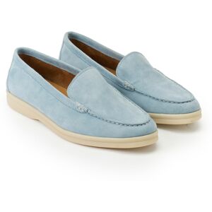 British Passport - Slip on Opaline en cuir daim bleu ciel 41 - Publicité British Passport - Slip on Opaline en cuir daim bleu ciel 41 - Publicité