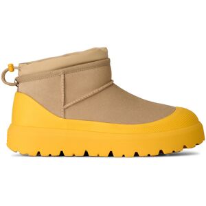 Ugg - Boots Classic Ultra Mini Hybrid moutarde et beige 46 - Publicité Ugg - Boots Classic Ultra Mini Hybrid moutarde et beige 46 - Publicité