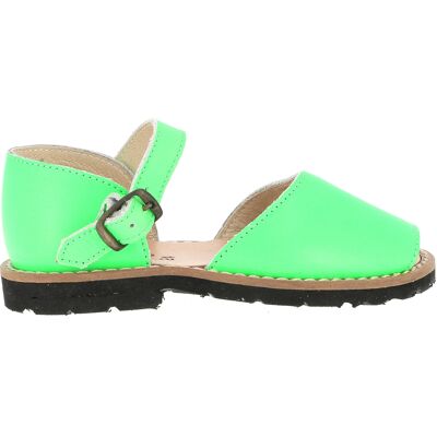 Minorquines - Sandales en Cuir Jeanne vert fluo 26 - Publicité Minorquines - Sandales en Cuir Jeanne vert fluo 26 - Publicité