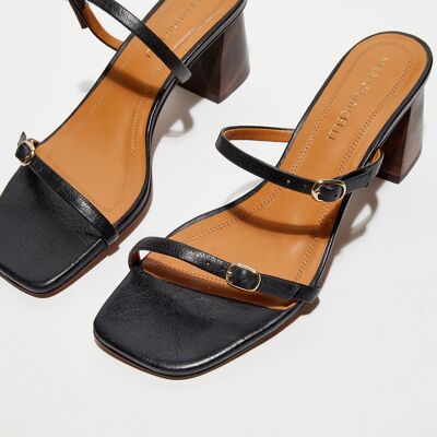 Mari Giudicelli - Sandales en Cuir Nilah noires - Talon 5 cm 36 - Publicité Mari Giudicelli - Sandales en Cuir Nilah noires - Talon 5 cm 36 - Publicité