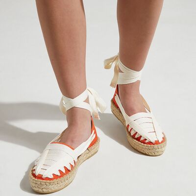 Galeries Lafayette - Espadrilles en coton bio liens écru/orange 36 - Publicité Galeries Lafayette - Espadrilles en coton bio liens écru/orange 36 - Publicité