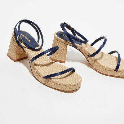 Larroudé - Sandales en Cuir & Raphia Gio bleu/beige - Talon 6 cm 39 - Publicité Larroudé - Sandales en Cuir & Raphia Gio bleu/beige - Talon 6 cm 39 - Publicité