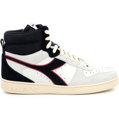 Diadora - Baskets en Velours de Cuir Magic B blanc/noir 45 - Publicité Diadora - Baskets en Velours de Cuir Magic B blanc/noir 45 - Publicité