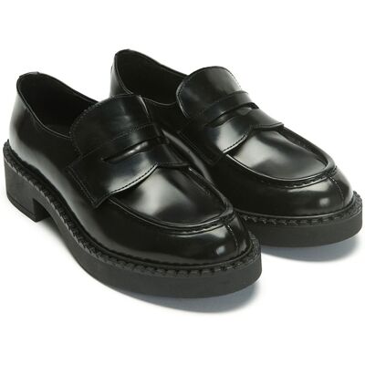 British Passport - Mocassins en Cuir Hortense noirs 39 - Publicité British Passport - Mocassins en Cuir Hortense noirs 39 - Publicité