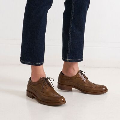 British Passport - Derbies Long Wing Tip en Cuir kaki 40 - Publicité British Passport - Derbies Long Wing Tip en Cuir kaki 40 - Publicité