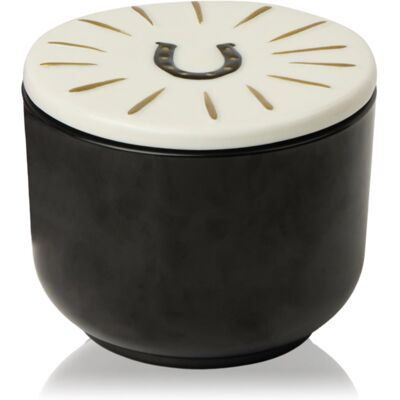 Paddywax Charmed Tabac & Pine bougie parfumée à couvercle 226 g - Publicité Paddywax Charmed Tabac & Pine bougie parfumée à couvercle 226 g - Publicité