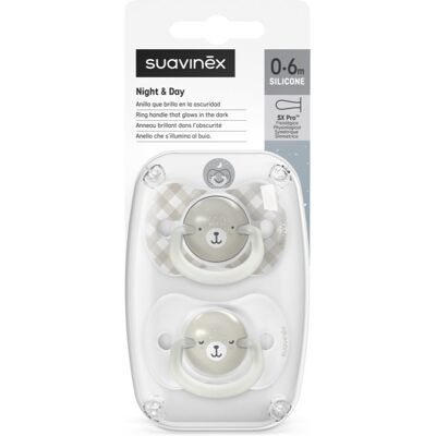 Suavinex Wild & Free Night & Day tétine Grey 2 pcs - Publicité Suavinex Wild & Free Night & Day tétine Grey 2 pcs - Publicité