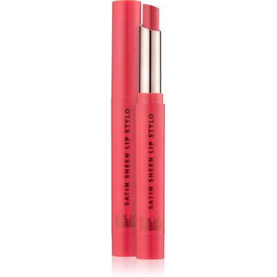 MUA Makeup Academy Satin Sheen rouge à lèvres satiné teinte Love Letter 1.5 g - Publicité MUA Makeup Academy Satin Sheen rouge à lèvres satiné teinte Love Letter 1.5 g - Publicité