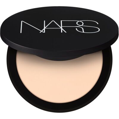 Poudre perfectionnante douce mat de NARS - Cove - Publicité Poudre perfectionnante douce mat de NARS - Cove - Publicité