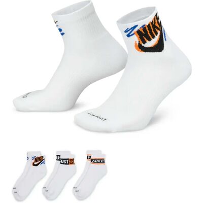 Chaussettes Nike Everyday Plus (x3) 34/38 - Publicité Chaussettes Nike Everyday Plus (x3) 34/38 - Publicité