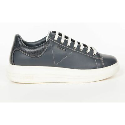 Basket Guess Logo gravé Homme Noir 45 - Publicité Basket Guess Logo gravé Homme Noir 45 - Publicité