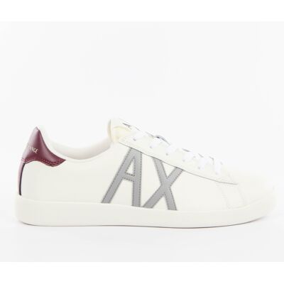 Giorgio Armani Basket Armani Exchange AX luxe Homme Blanc 44 - Publicité Giorgio Armani Basket Armani Exchange AX luxe Homme Blanc 44 - Publicité