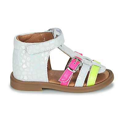 Sandales plates GBB OLLIE Blanc 20,21 filles - Publicité Sandales plates GBB OLLIE Blanc 20,21 filles - Publicité