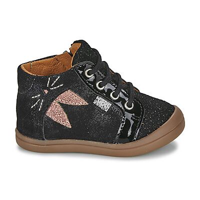 Baskets montantes enfant GBB CHOUGA Noir 19,21,22 filles - Publicité Baskets montantes enfant GBB CHOUGA Noir 19,21,22 filles - Publicité