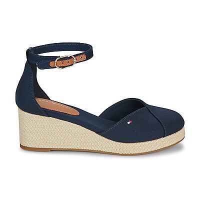 Sandales compensées Tommy Hilfiger FLAG CLOSED TOE MID WEDGE ESPAD Bleu 38,39,40,41 femmes - Publicité Sandales compensées Tommy Hilfiger FLAG CLOSED TOE MID WEDGE ESPAD Bleu 38,39,40,41 femmes - Publicité