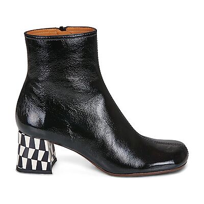 Bottines Chie Mihara MUKI Noir 38 femmes - Publicité Bottines Chie Mihara MUKI Noir 38 femmes - Publicité