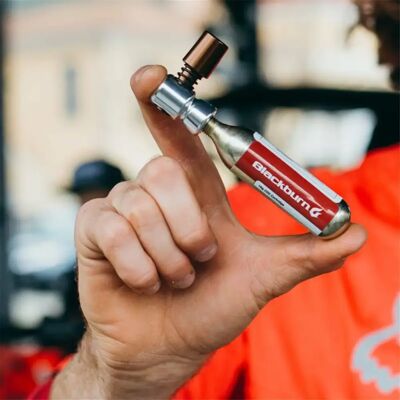 Inflateur CO2 Blackburn Wayside - Compatible avec Presta & Schrader - Publicité Inflateur CO2 Blackburn Wayside - Compatible avec Presta & Schrader - Publicité