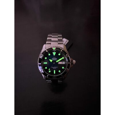 MONTRE ORIENT KAMATSU BLACK AND GREEN STEEL COLLECTION - Publicité MONTRE ORIENT KAMATSU BLACK AND GREEN STEEL COLLECTION - Publicité