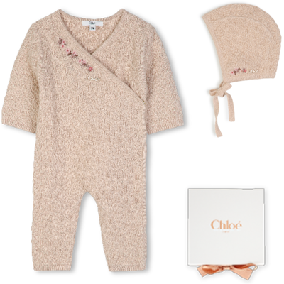 Chloe - Ensemble Combinaison Et Bonnet - Toasted Almond - Fille - 6 Mois TOASTED ALMOND 6 mois female - Publicité Chloe - Ensemble Combinaison Et Bonnet - Toasted Almond - Fille - 6 Mois TOASTED ALMOND 6 mois female - Publicité