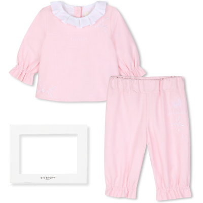 Givenchy - Ensemble Pantalon Et Blouse - Marshmallow - Fille - 18 Mois MARSHMALLOW 18 mois female - Publicité Givenchy - Ensemble Pantalon Et Blouse - Marshmallow - Fille - 18 Mois MARSHMALLOW 18 mois female - Publicité