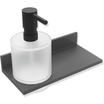 Étagère Hewi System 900 Q avec distributeur - Étagère avec distributeur - Publicité Étagère Hewi System 900 Q avec distributeur - Étagère avec distributeur - Publicité