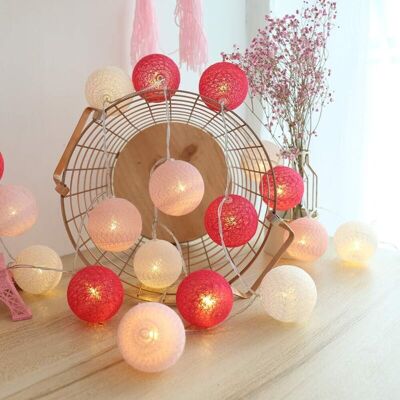 XISRENS Guirlande Lumineuse Boule Coton, Interieur Decoration Noël Deco, 3m 20er Led Globe Light, Fille, Princesse, Enfant, Bebe, Chambre Mariage Atmosphera Décorations, Piles/batterie ( Rose/rouge) - Publicité XISRENS Guirlande Lumineuse Boule Coton, Interieur Decoration Noël Deco, 3m 20er Led Globe Light, Fille, Princesse, Enfant, Bebe, Chambre Mariage Atmosphera Décorations, Piles/batterie ( Rose/rouge) - Publicité