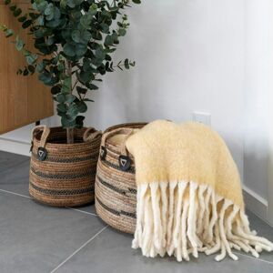 Pier Import - Panier Cache-pot En Feuille De Bananier, Tons Noir Et Naturel (lot De 2) - Publicité Pier Import - Panier Cache-pot En Feuille De Bananier, Tons Noir Et Naturel (lot De 2) - Publicité