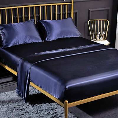 Melissa Ensemble 4 Pièces De Draps De Lit En Satin Couleur Unie 1 X Drap Housse 198203 Cm 2 Personnes Avec Grand Bonnet De 35 Cm, 1 X Drap Plat Et 2 X Taie D'Oreiller, Bleu Marine - Publicité Melissa Ensemble 4 Pièces De Draps De Lit En Satin Couleur Unie 1 X Drap Housse 198203 Cm 2 Personnes Avec Grand Bonnet De 35 Cm, 1 X Drap Plat Et 2 X Taie D'Oreiller, Bleu Marine - Publicité