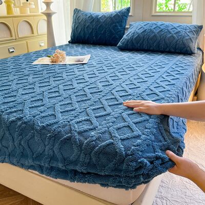 FANGMEDIA Housse De Matelas En Taffetas Pièce Unique Couvre-lit En Velours De Lait Chaud D'Hiver Protège-matelas Antidérapant De Couleur Unie - Publicité FANGMEDIA Housse De Matelas En Taffetas Pièce Unique Couvre-lit En Velours De Lait Chaud D'Hiver Protège-matelas Antidérapant De Couleur Unie - Publicité