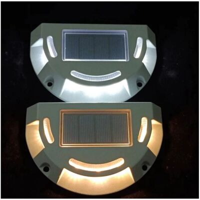 Vision Lot De 2 Lampes Solaires D'Extérieur À Led, Fabriquées En Alliage D'Aluminium, Avec Capteur De Lumière, Idéales Pour Les Terrasses, Les Allées, Les Balcons, Les Cours Et Les Bateaux. Publicité Vision Lot De 2 Lampes Solaires D'Extérieur À Led, Fabriquées En Alliage D'Aluminium, Avec Capteur De Lumière, Idéales Pour Les Terrasses, Les Allées, Les Balcons, Les Cours Et Les Bateaux. Publicité